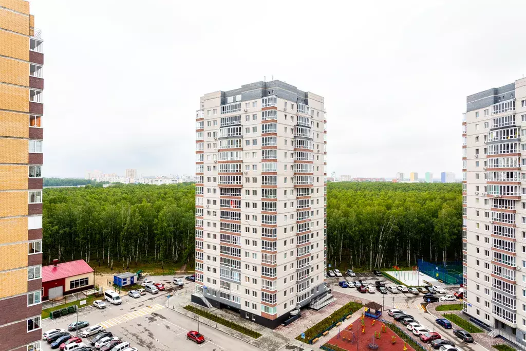 квартира г Тюмень ул Мельникайте 2 к 10 фото 19