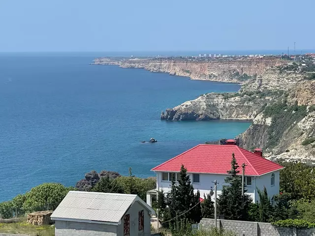 Крым, к 2 фото