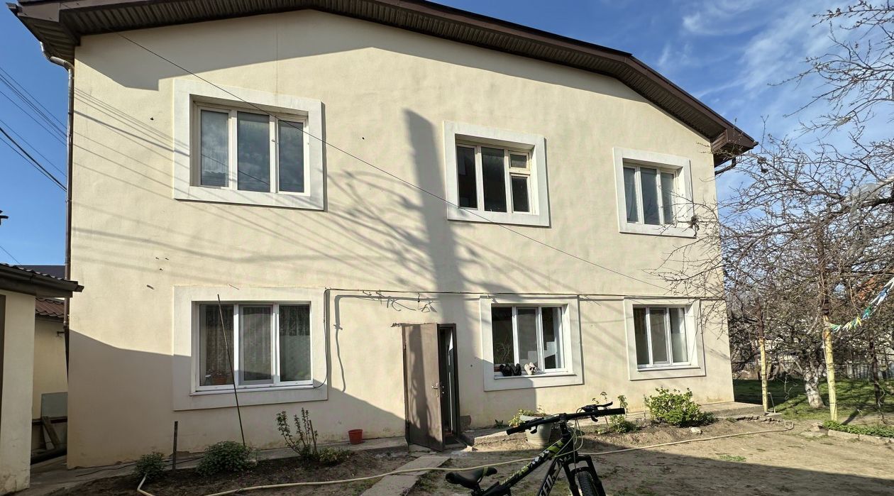 Продам дом в Кировском районе в городе Махачкале ул. 4-я Вагонная, 101  250.0 м² на участке 6.0 сот этажей 2 14800000 руб база Олан ру объявление  117916216