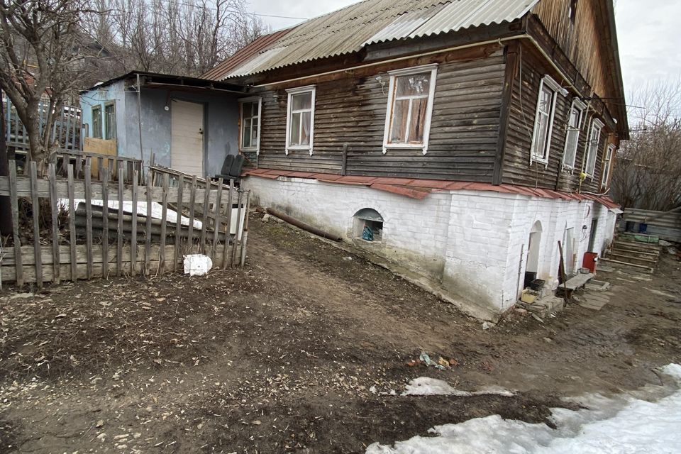 дом г Саратов муниципальное образование Саратов, 1-й микрорайон имени Е. И. Пугачёва фото 1