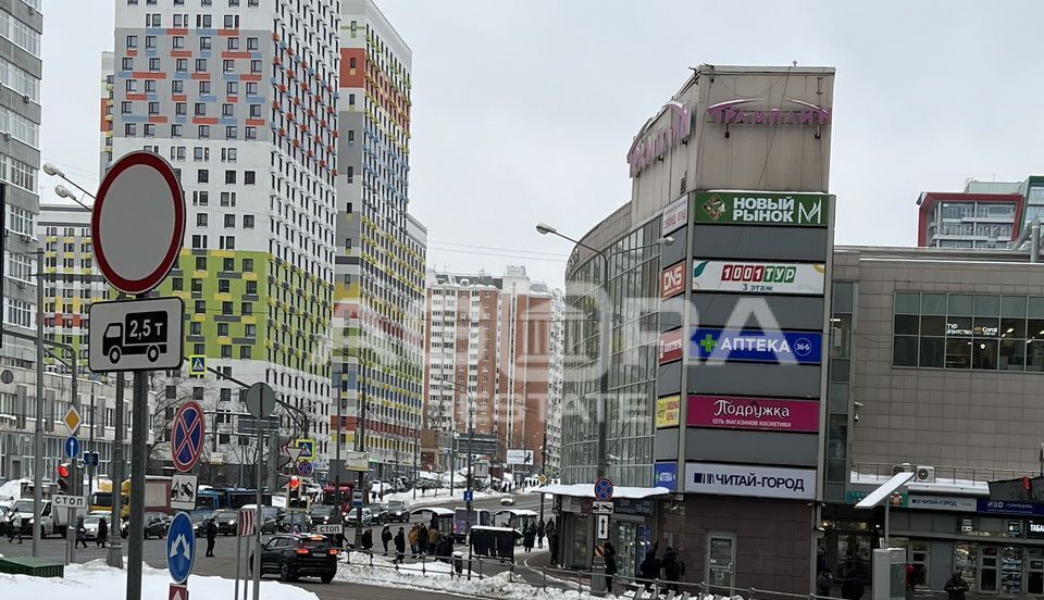 торговое помещение г Москва метро Молодежная ул Ярцевская 27к/1 фото 1