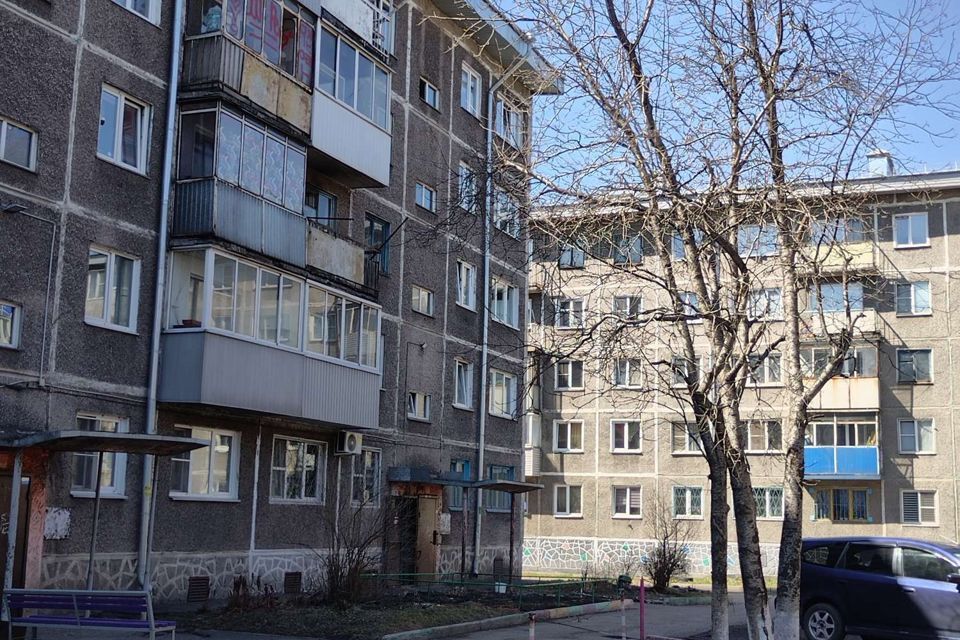 квартира г Новокузнецк ул Новаторов 10 Новокузнецкий городской округ фото 1