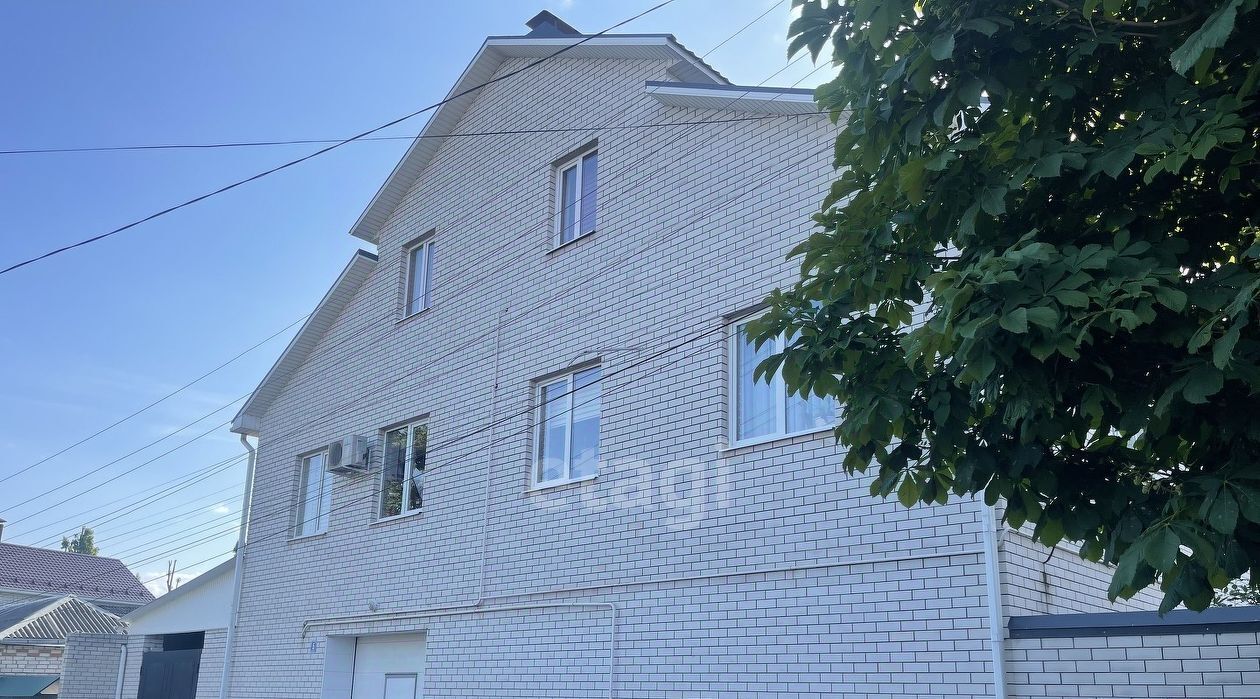 Продам дом на улице Веры Фигнер в Ленинском районе в городе Воронеже 513.0  м² на участке 6.0 сот 34900000 руб база Олан ру объявление 122987834