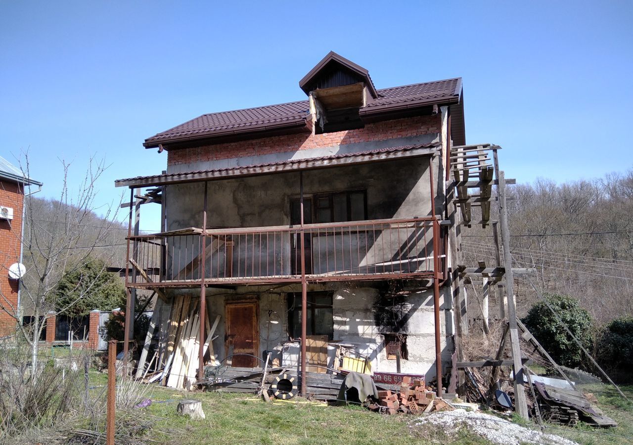 Продам дом в селе Абрау-Дюрсо в поселке Лесничество Абрау-Дюрсо в городе  Новороссийске муниципальное образование Новороссийск 146.0 м² на участке  8.0 сот этажей 3 4800000 руб база Олан ру объявление 123319959