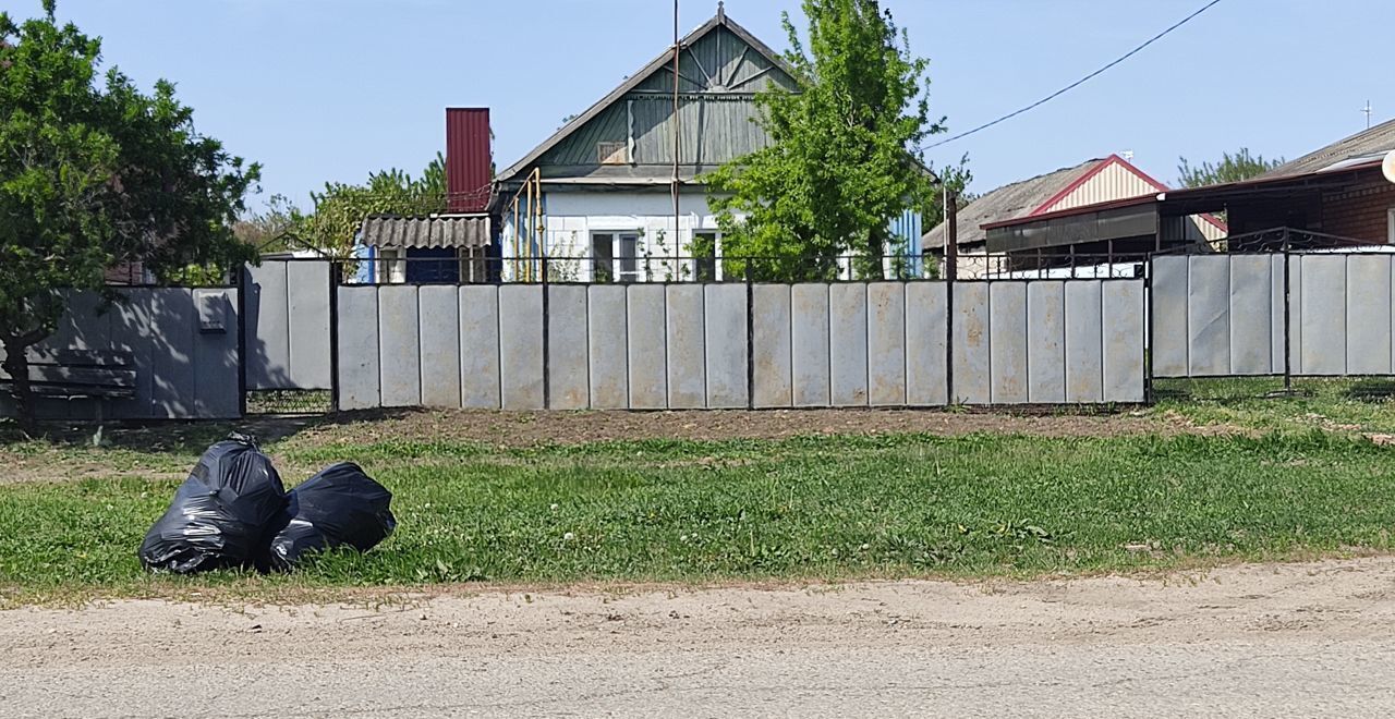 Продам дом на улице Петровской 192 в станице Староминской в районе  Староминском Староминское сельское поселение 53.0 м² на участке 10.0 сот  этажей 1 2300000 руб база Олан ру объявление 124548728