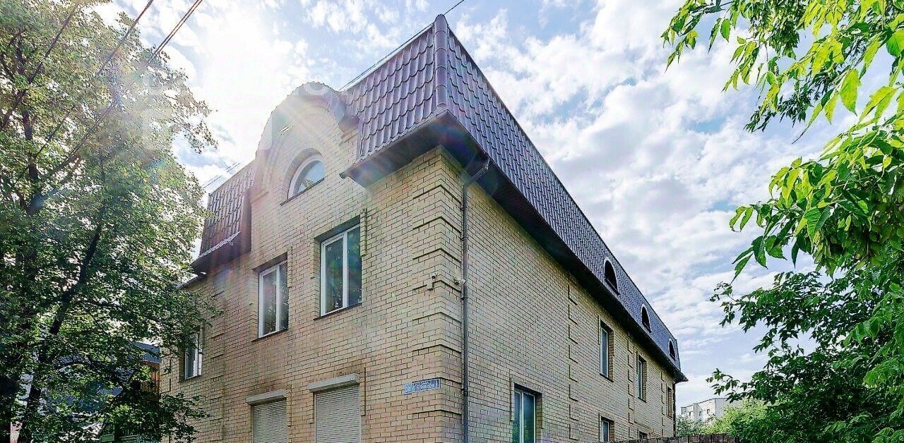 Продам дом на улице Блюхера 38 в Советском районе в городе Челябинске 513.0  м² на участке 3.0 сот этажей 3 30000000 руб база Олан ру объявление  124854275