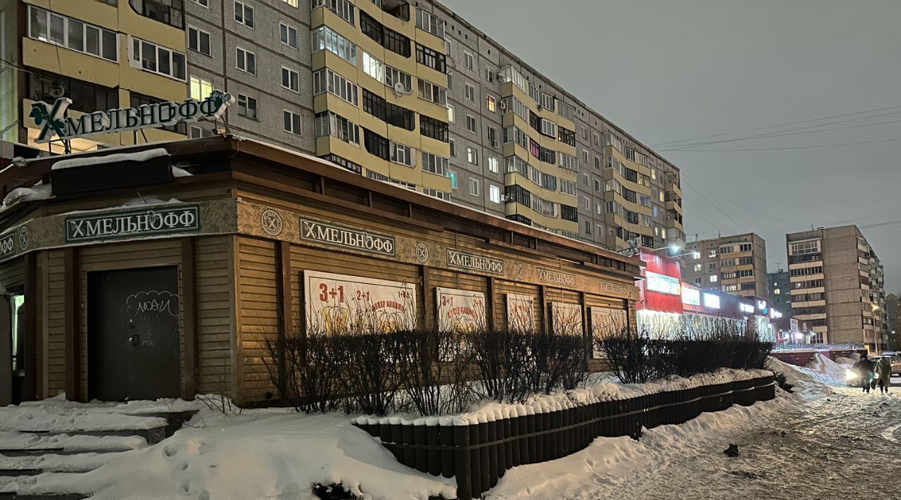 Сдаю свободного назначения помещение на бульваре Зеленом 8/1 в Кировском  районе в городе Омске 6-й мкр 75000 руб база Олан ру объявление 124982712