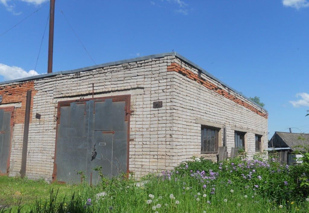 гараж р-н Шабалинский пгт Ленинское пл Победы 2 фото 1