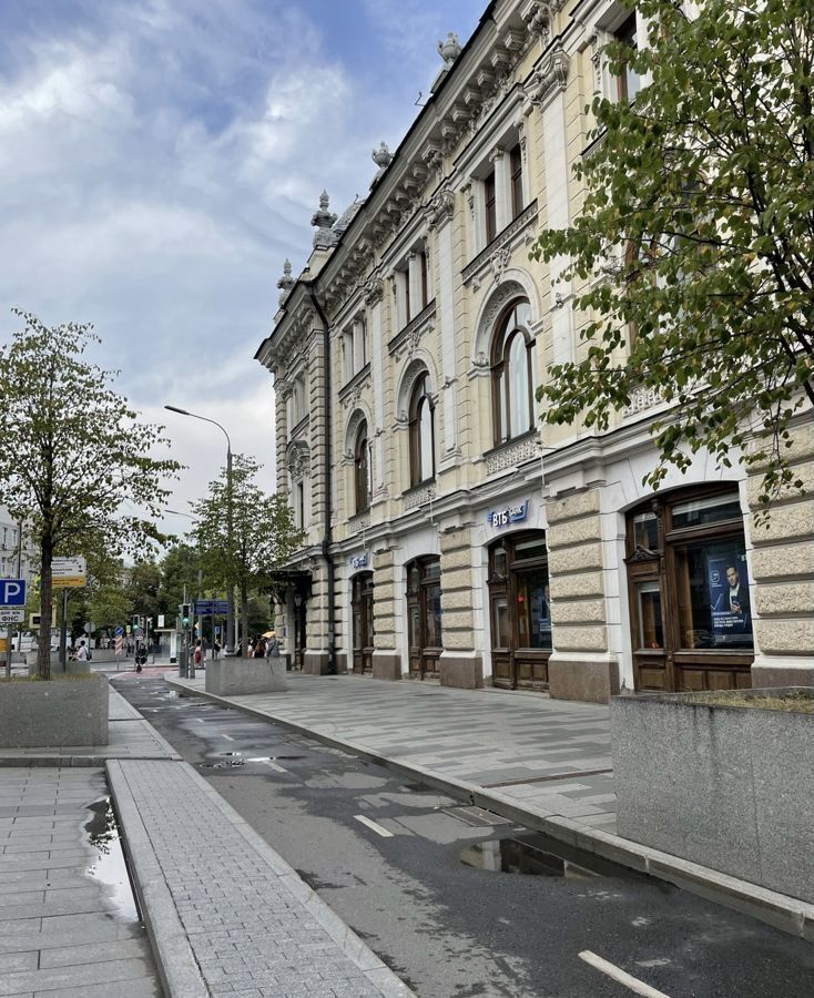 торговое помещение г Москва метро Кузнецкий Мост ул Неглинная 14с/1а фото 2