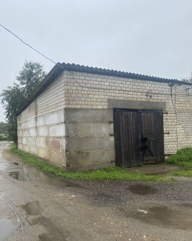 гараж с Новгородка Свободный фото