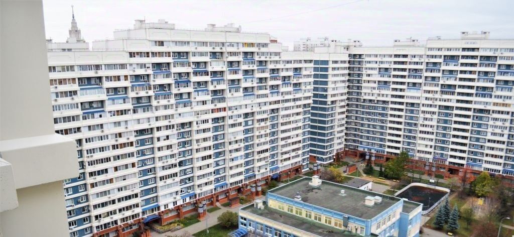 квартира г Москва метро Раменки пр-кт Мичуринский 19к/1 фото 1