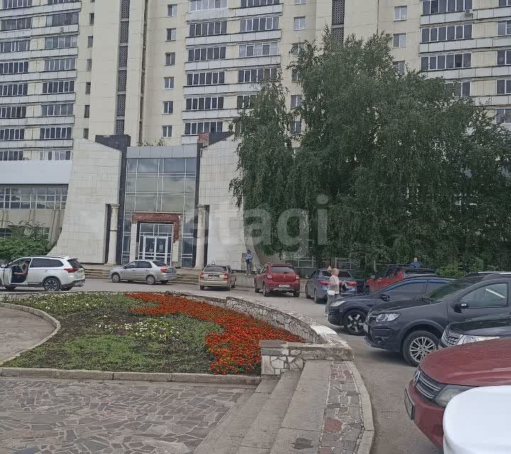 квартира г Уфа р-н Орджоникидзевский пр-кт Октября 180 городской округ Уфа фото 1