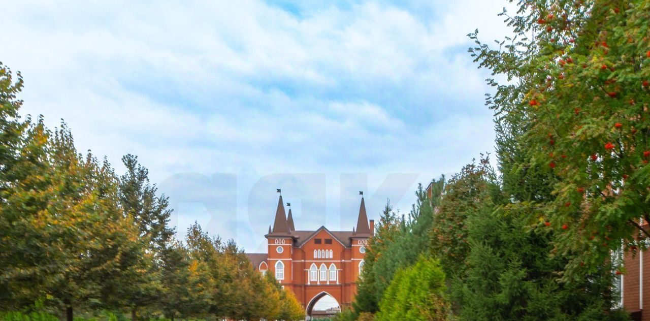 дом городской округ Истра п Красный Поселок, Нахабино, бул. Английский, 233 фото 1