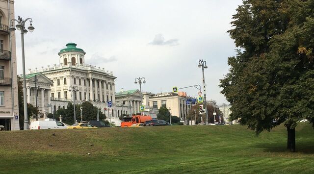 метро Боровицкая ул Волхонка 5/6с 4 фото