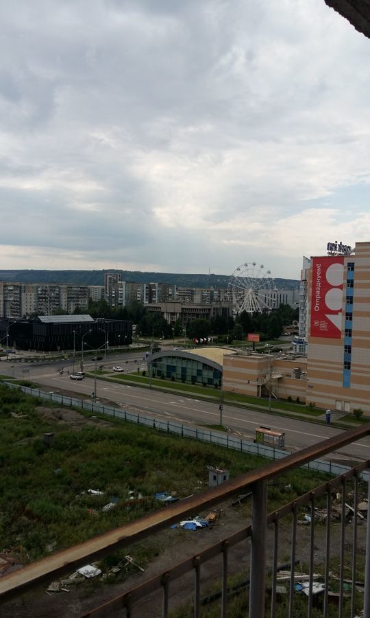 квартира г Новокузнецк р-н Центральный пр-т Н. С. Ермакова, 6 фото 4