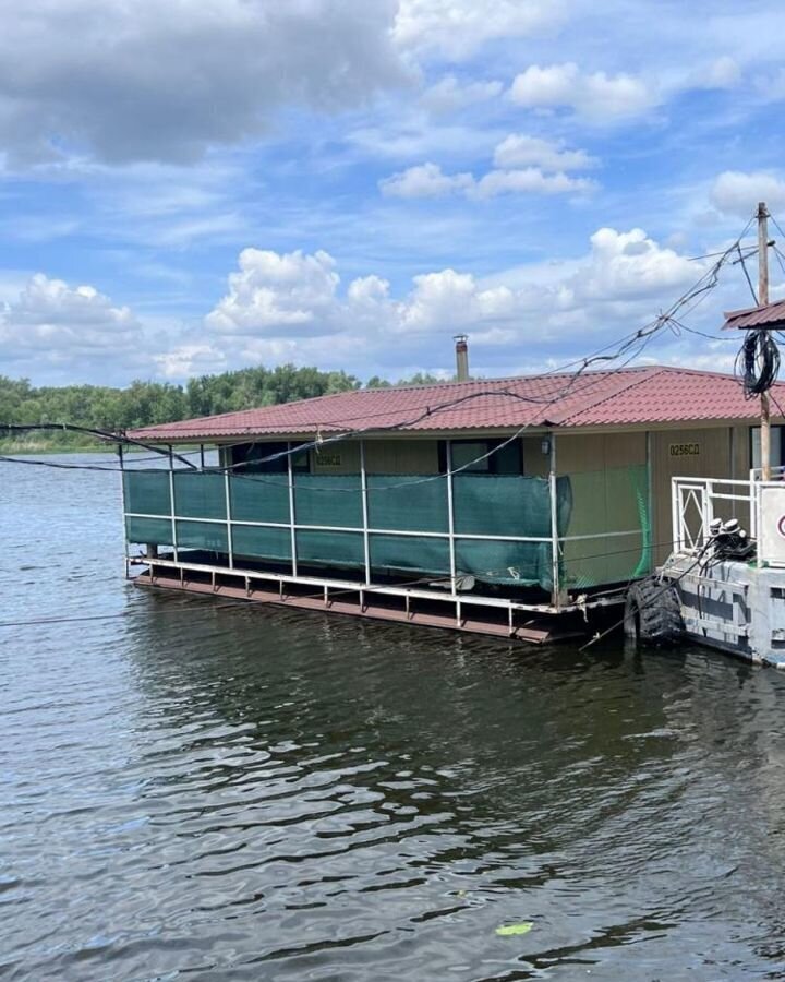 торговое помещение г Саратов р-н Волжский наб Космонавтов 1 фото 1