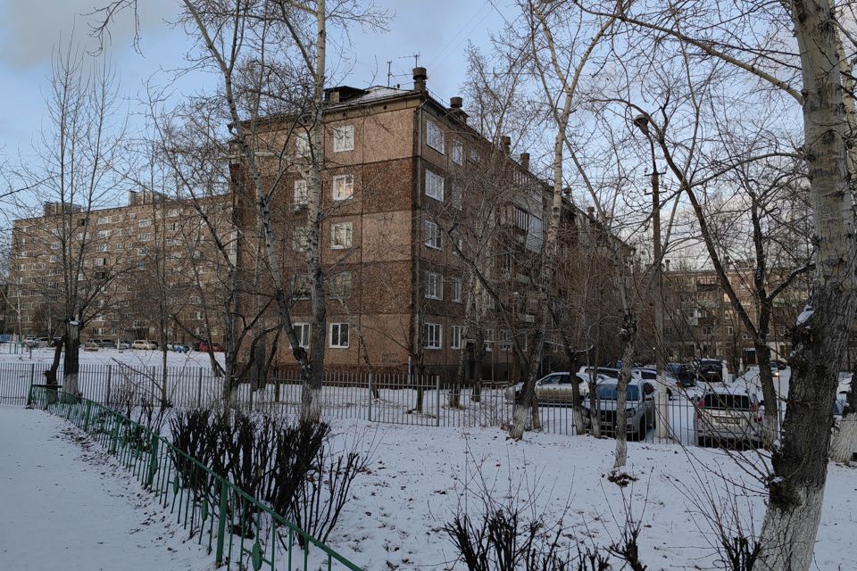 квартира г Братск улица Кирова, 28а, Братск городской округ фото 10