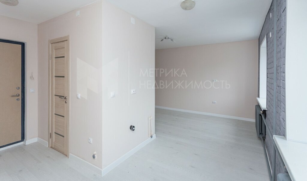 квартира г Тюмень ул Мельникайте 83 фото 13