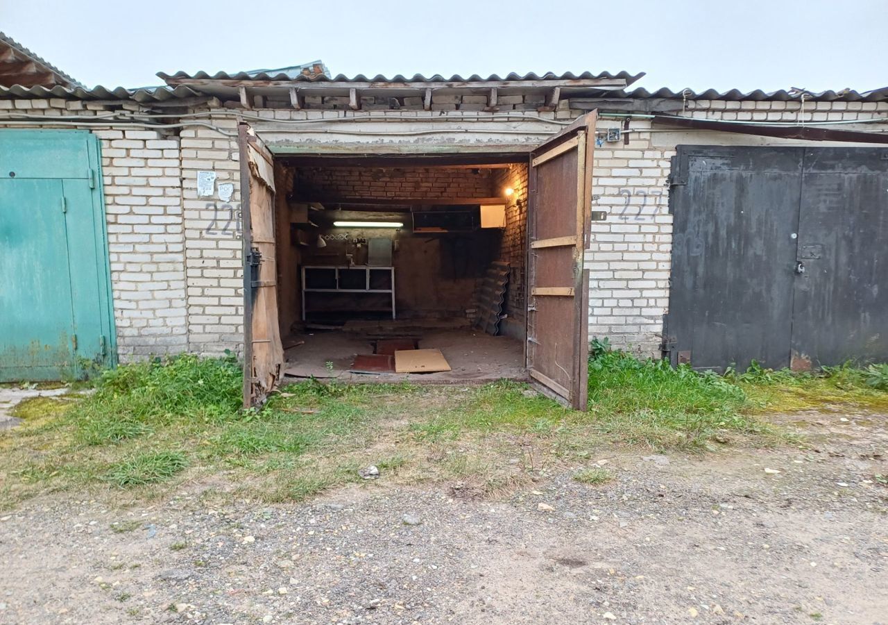 гараж р-н Лужский г Луга ул Победы 26 Лужское городское поселение фото 2