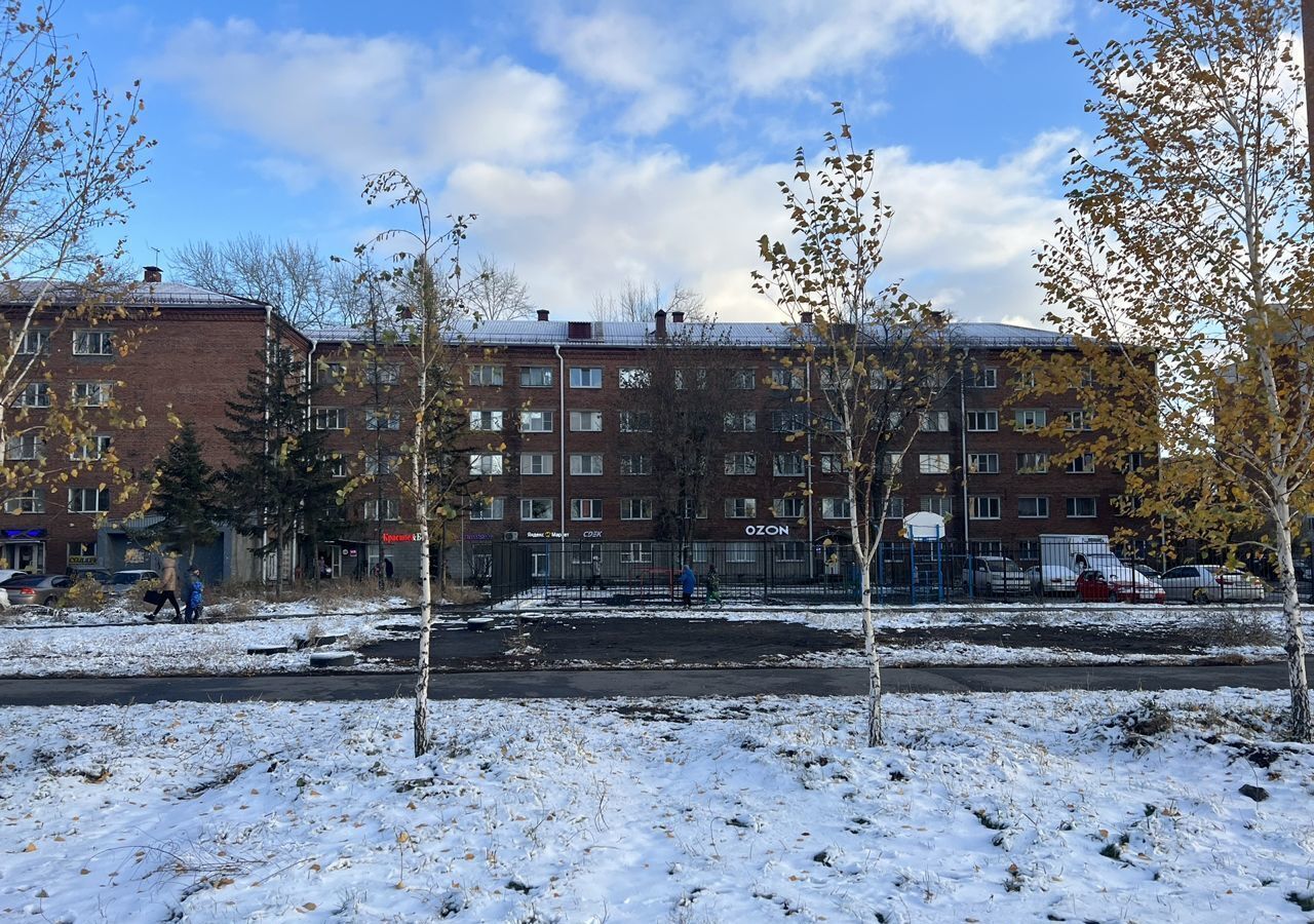 торговое помещение г Омск п Чкаловский пр-кт Космический 18 р-н Октябрьский Октябрьский АО фото 3