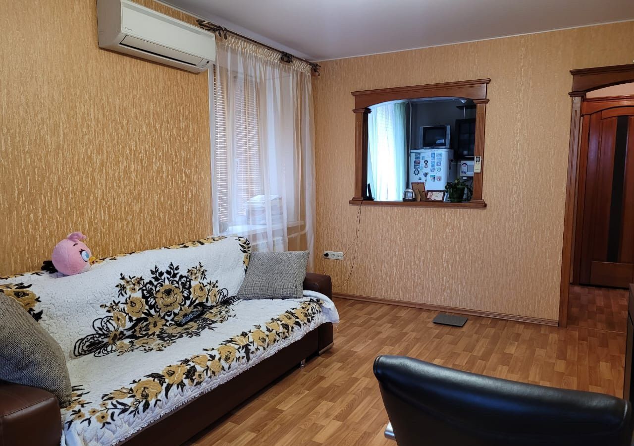 квартира г Тольятти р-н Автозаводский 16-й квартал б-р Цветной 1 фото 3