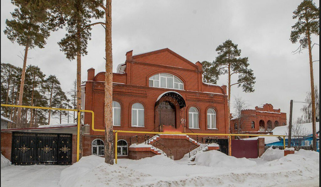 дом г Екатеринбург р-н Верх-Исетский Площадь 1905 Года, Краснокамская улица, 92 фото 1