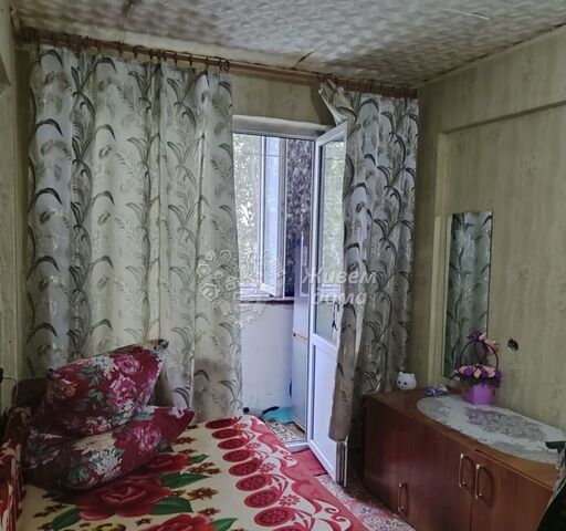 комната р-н Дзержинский мкр Жилгородок ул им. Савкина 10 фото