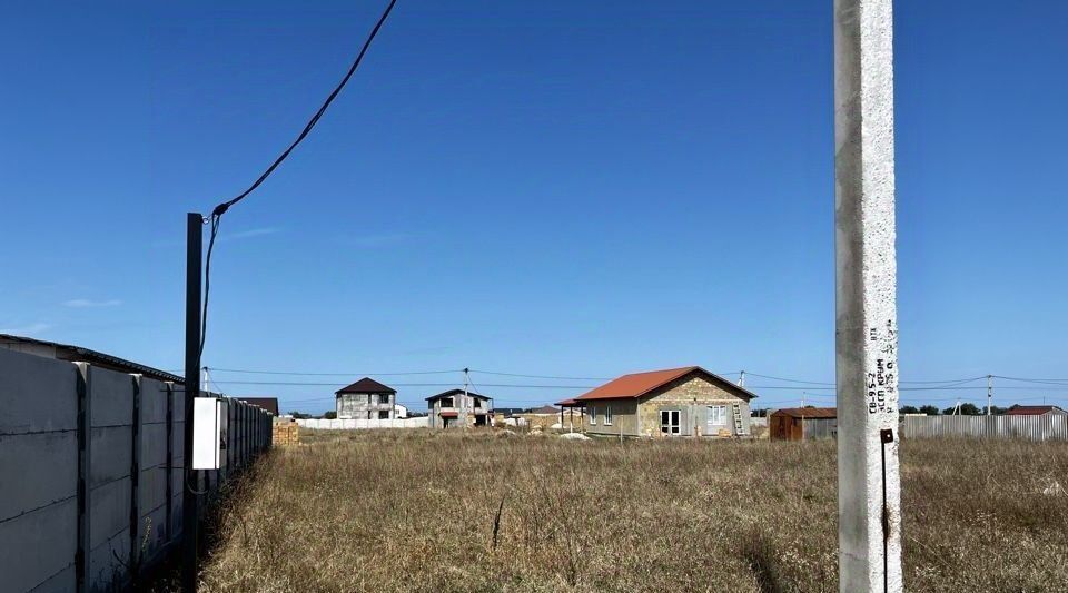 земля р-н Черноморский с Новосельское ул Вишневая фото 1