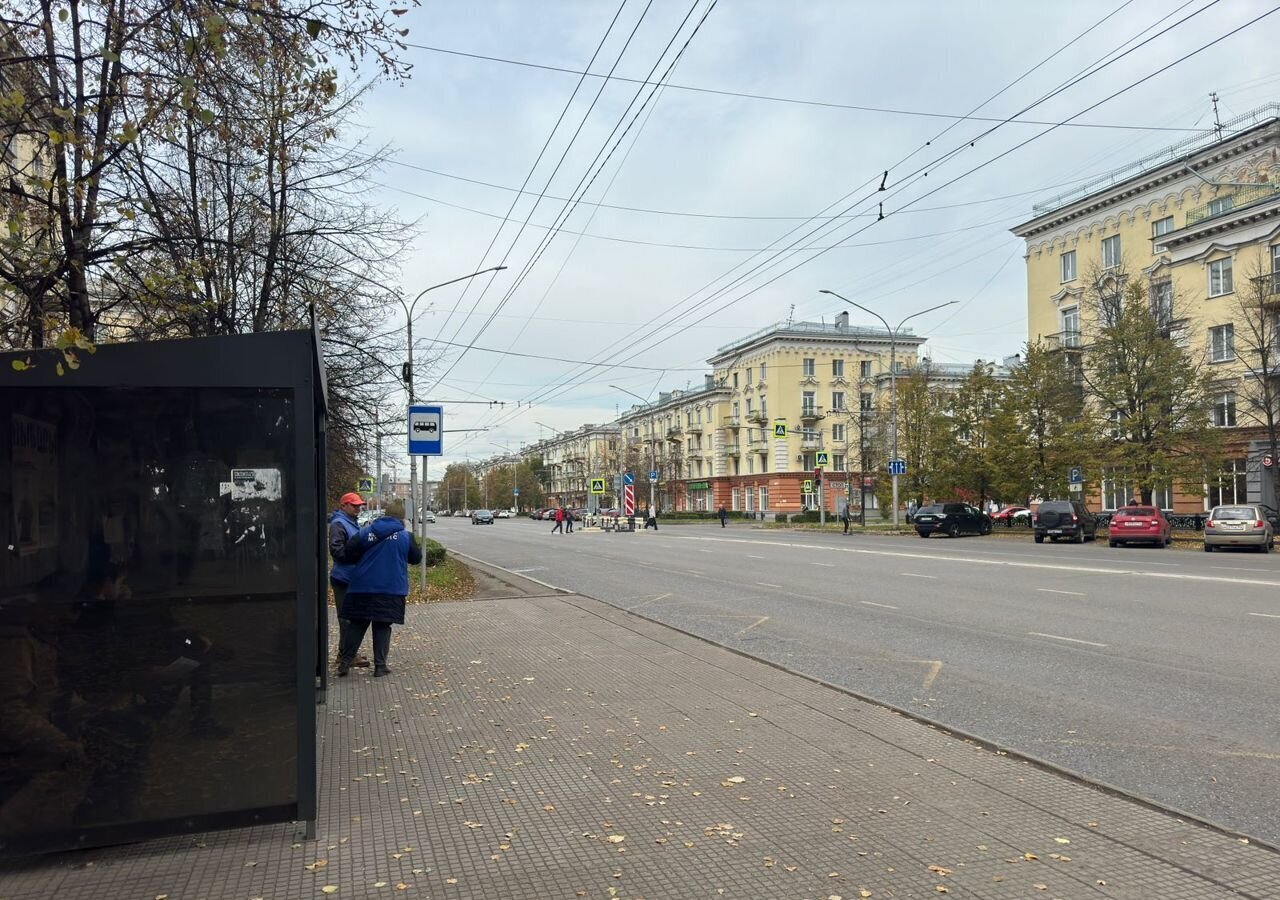 торговое помещение г Новокузнецк р-н Центральный пр-кт Металлургов 45 фото 4