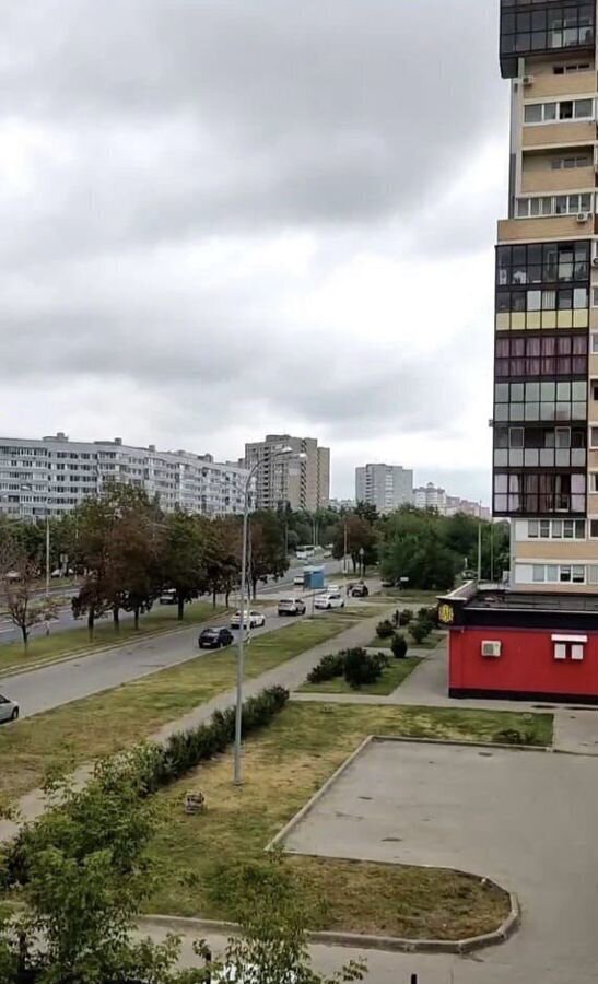 квартира г Тольятти р-н Автозаводский 14А квартал ул 40 лет Победы 6/4 фото 1