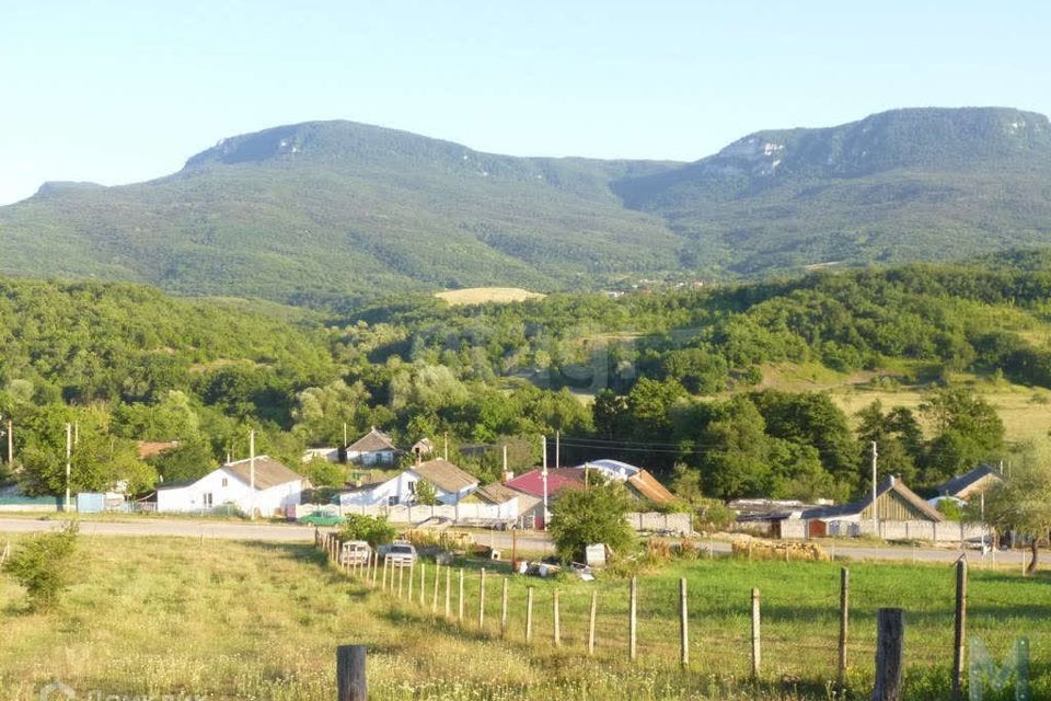 земля р-н Бахчисарайский с Зеленое ул Гагарина фото 3