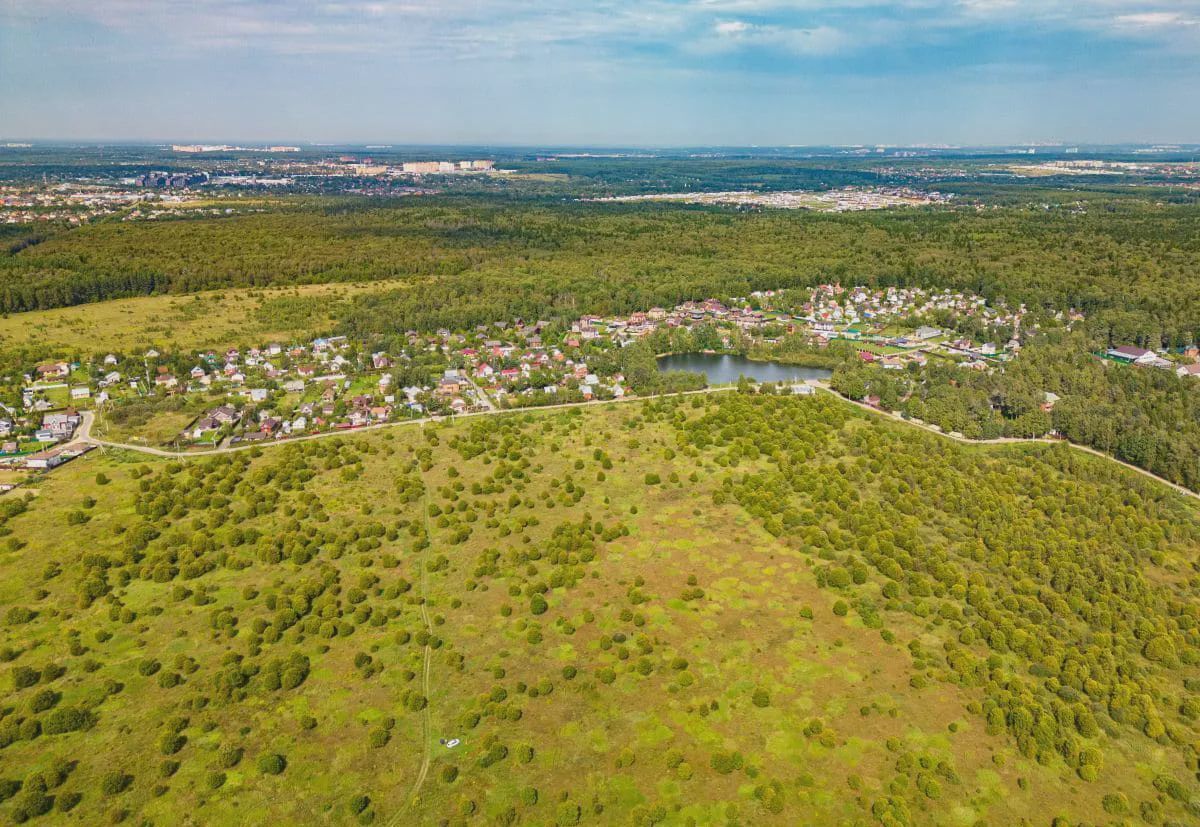 земля городской округ Наро-Фоминский г Апрелевка 29 км, коттеджный пос. Кедрица, 3-я очередь, Киевское шоссе фото 2