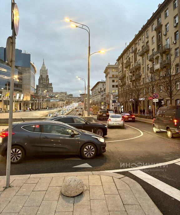 комната г Москва метро Смоленская б-р Новинский 7 фото 17