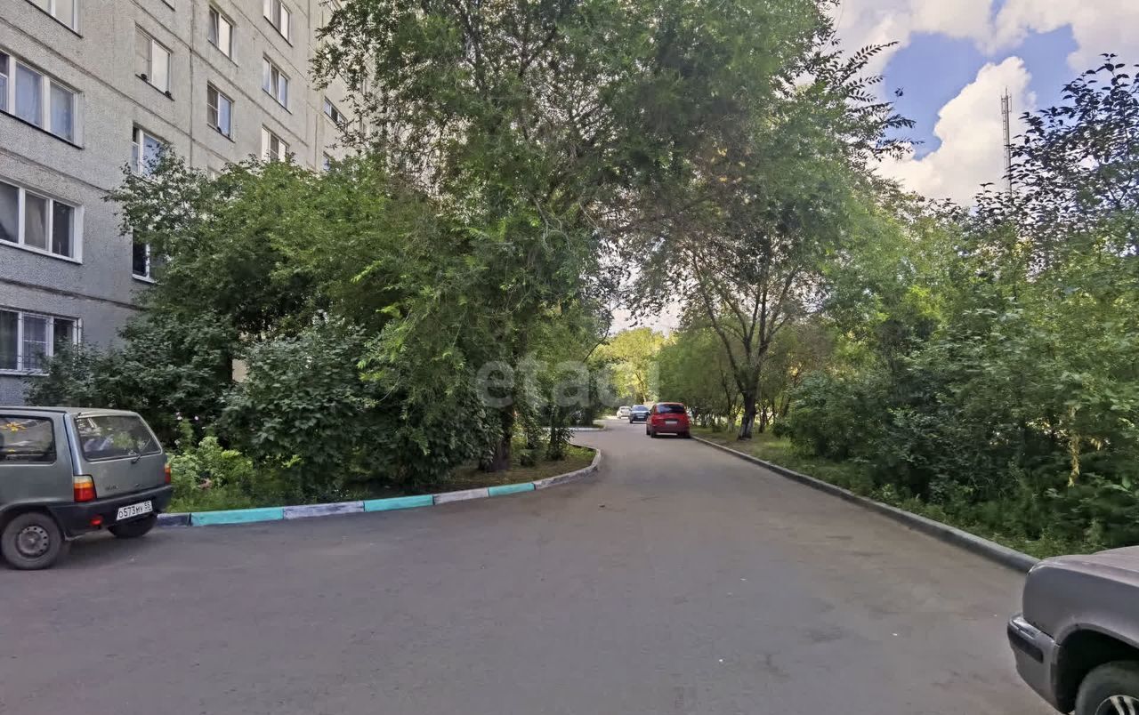 квартира г Омск р-н Центральный ул 33-я Северная 122 фото 17