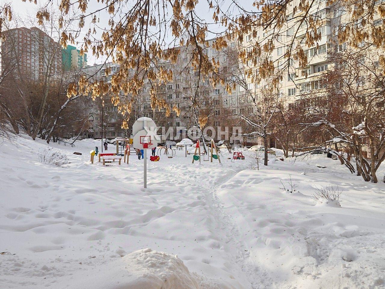 квартира г Новосибирск р-н Дзержинский ул Есенина 12 фото 13