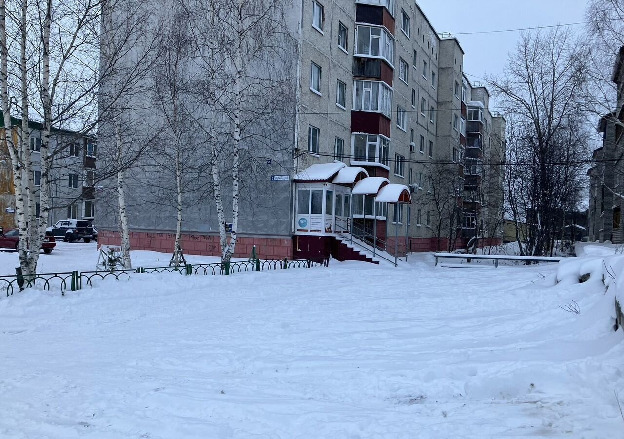 свободного назначения р-н Сургутский пгт Белый Яр Сургутский р-н, 1-й мкр-н, 5, Тюменская обл. фото 3