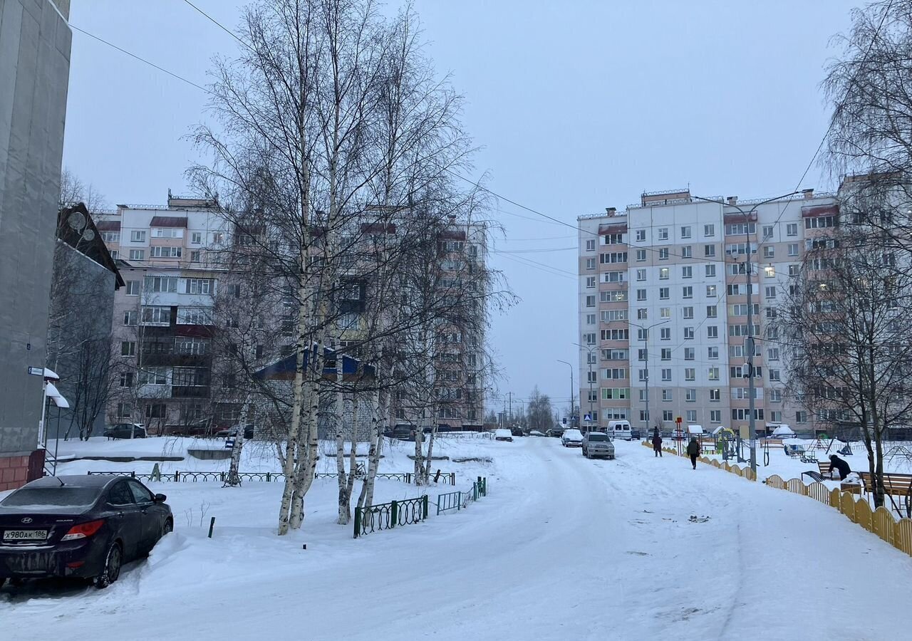 свободного назначения р-н Сургутский пгт Белый Яр Сургутский р-н, 1-й мкр-н, 5, Тюменская обл. фото 4