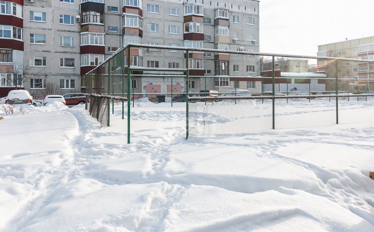 квартира г Сургут р-н Центральный ул Бажова 17 Тюменская обл. фото 32