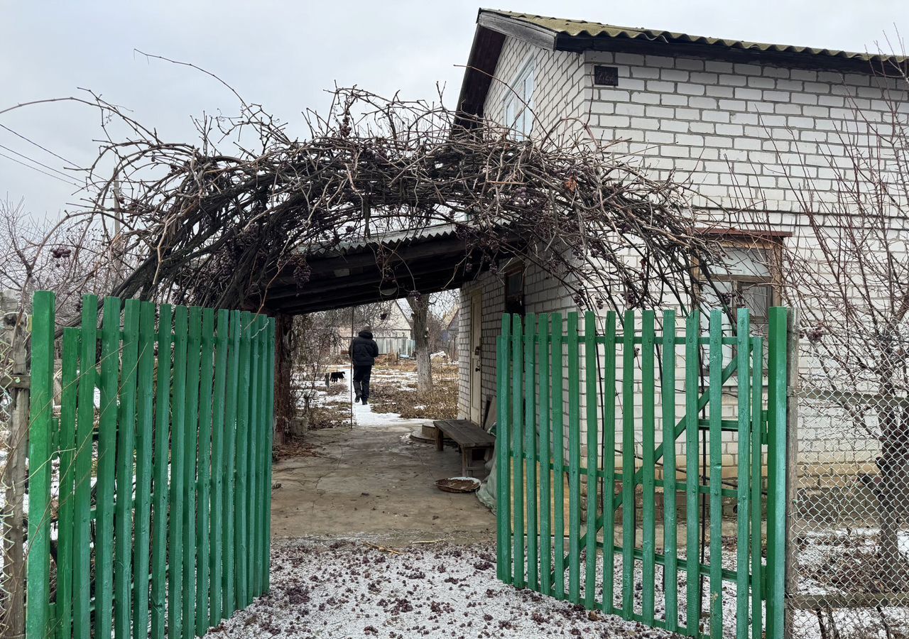 дом г Волгоград р-н Тракторозаводский ул Латошинская фото 3