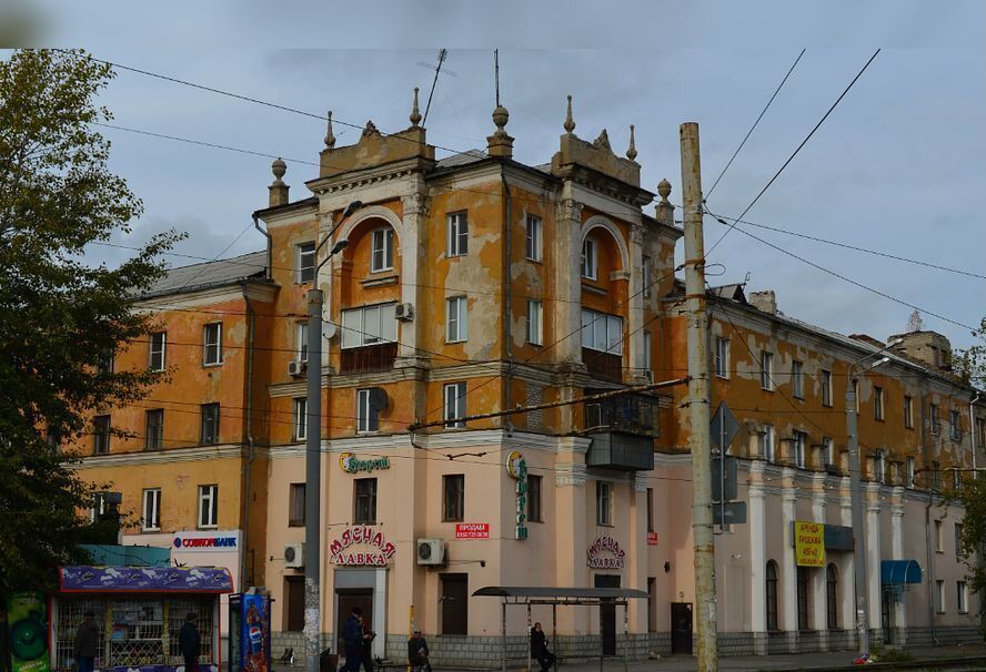 торговое помещение г Челябинск р-н Металлургический ул Сталеваров 37 фото 1