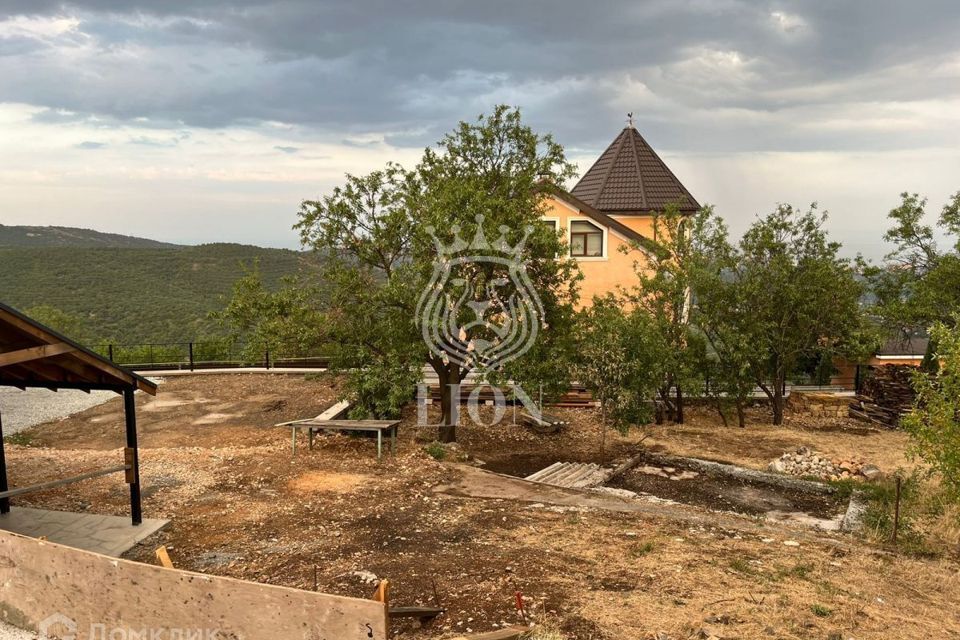 дом г Алушта с Верхняя Кутузовка ул Горная Алушта городской округ фото 1