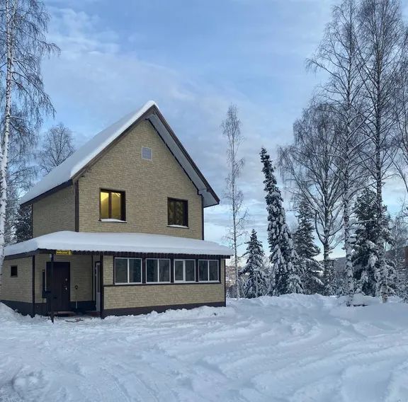 дом р-н Таштагольский пгт Шерегеш ул Янтарная 6 Шерегешское городское поселение фото 1