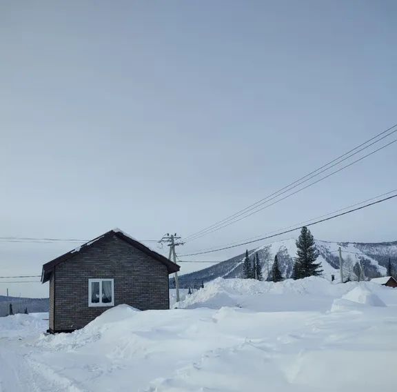 дом р-н Таштагольский пгт Шерегеш ул Лунная 8 Шерегешское городское поселение фото 1