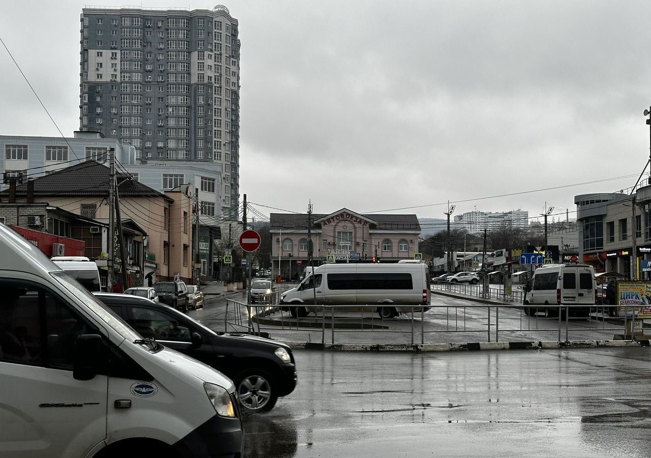 торговое помещение г Новороссийск р-н Центральный ул Сипягина 6н фото 2