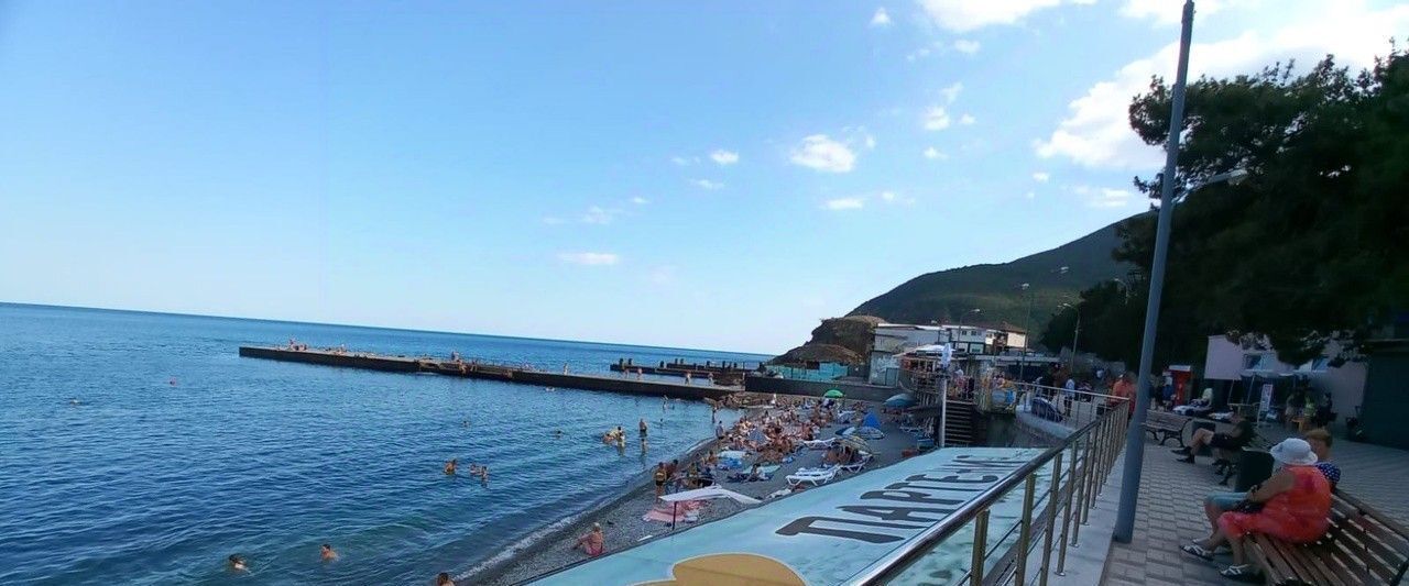 квартира г Алушта пгт Партенит ул Победы 10 фото 19