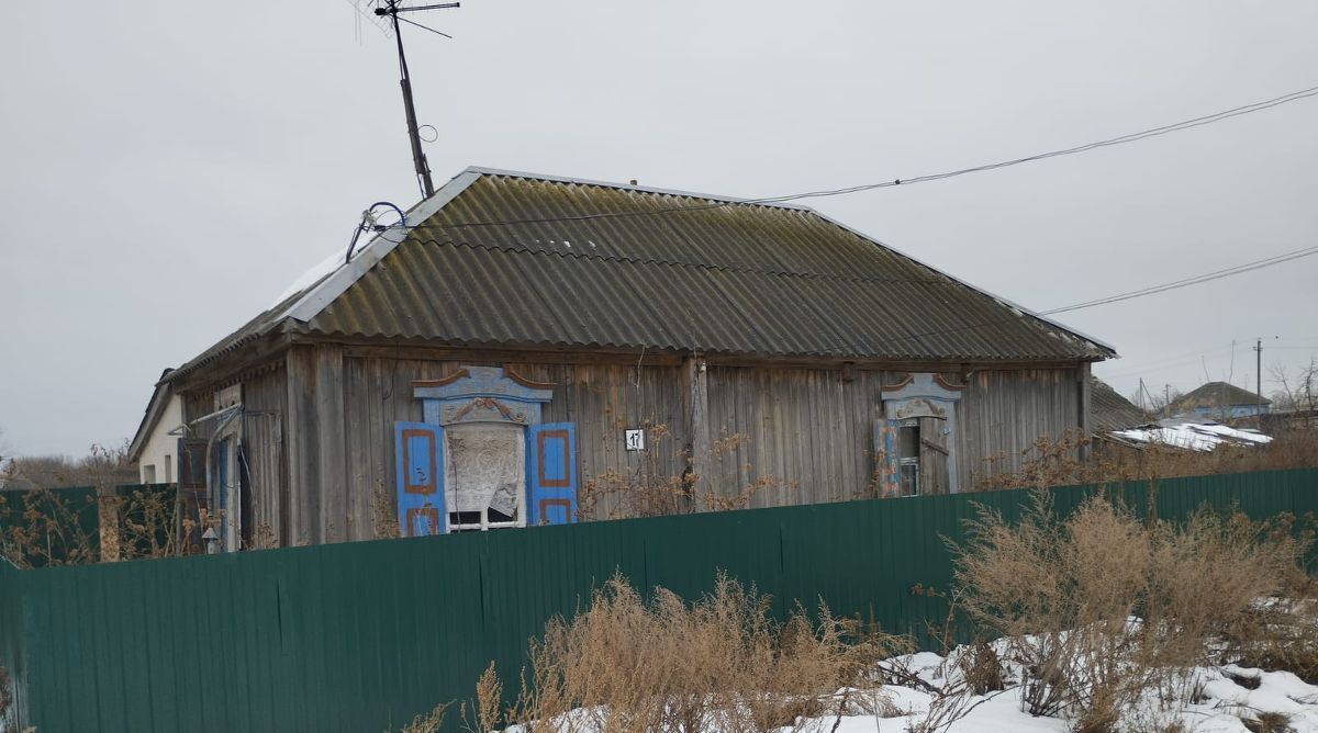 дом р-н Энгельсский с Старицкое ул Советская 17 Красноярское муниципальное образование фото 1