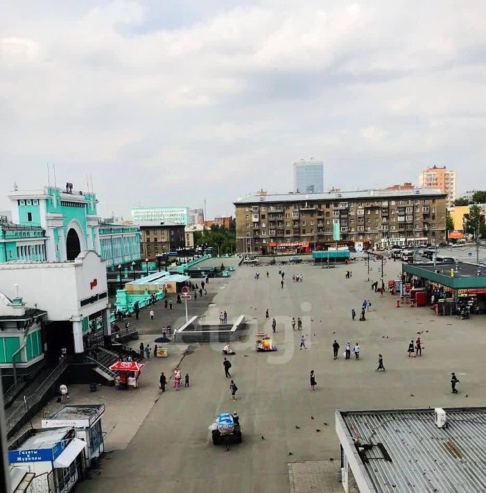 квартира г Новосибирск метро Площадь Гарина-Михайловского р-н Железнодорожный ул Магистральная 2 фото 11