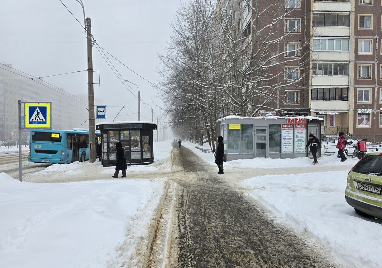 торговое помещение г Санкт-Петербург метро Комендантский Проспект ул Уточкина 5 фото 2