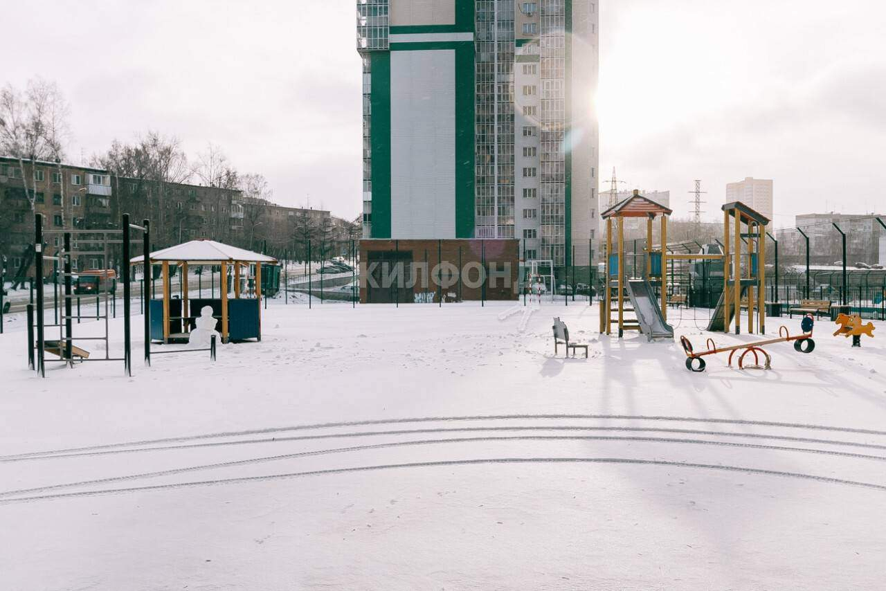 квартира г Новосибирск р-н Дзержинский ул Есенина 12/1 Золотая нива фото 14