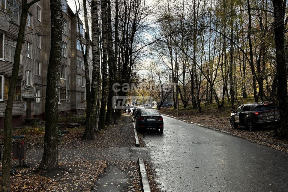 квартира г Ярославль р-н Фрунзенский проезд Ушакова 1а Ярославль городской округ фото 2